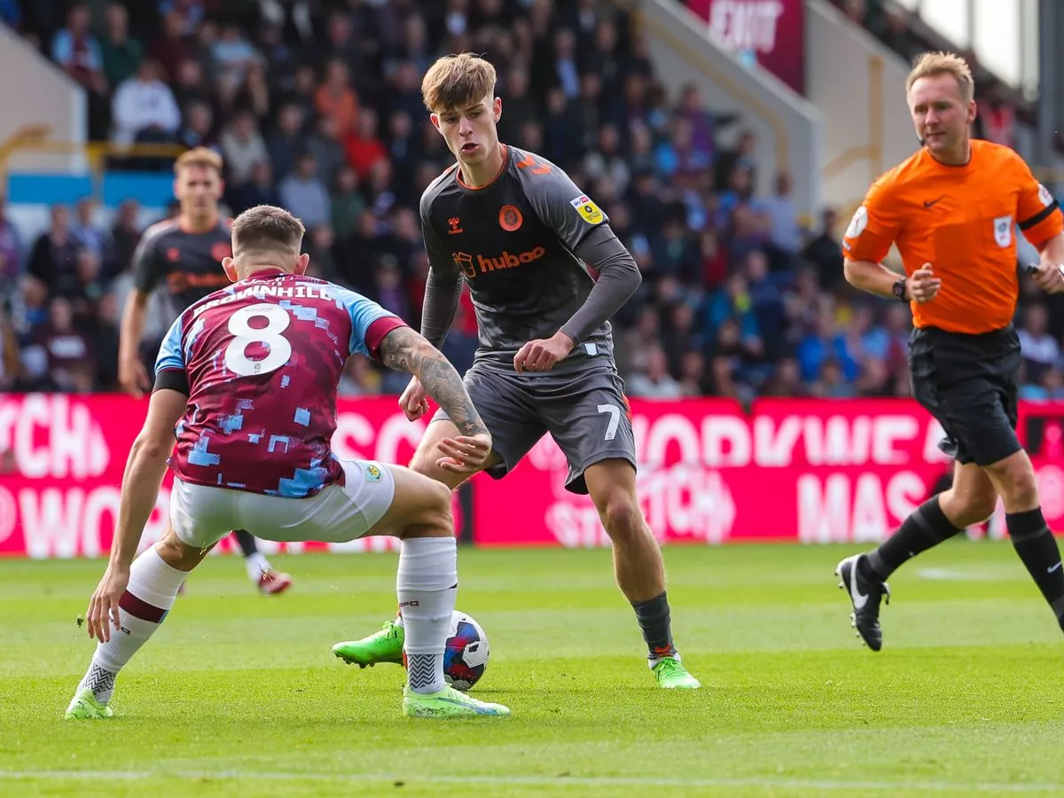 Bristol City vs Burnley – Soi kèo nhà cái bóng đá 19h30 ngày 23/11/2024 – Hạng Nhất Anh