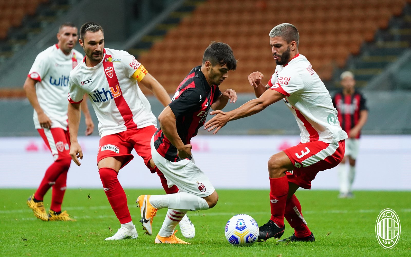 AC Milan vs Monza – Soi kèo nhà cái bóng đá 01h45 ngày 25/05/2025 – VĐQG Italia